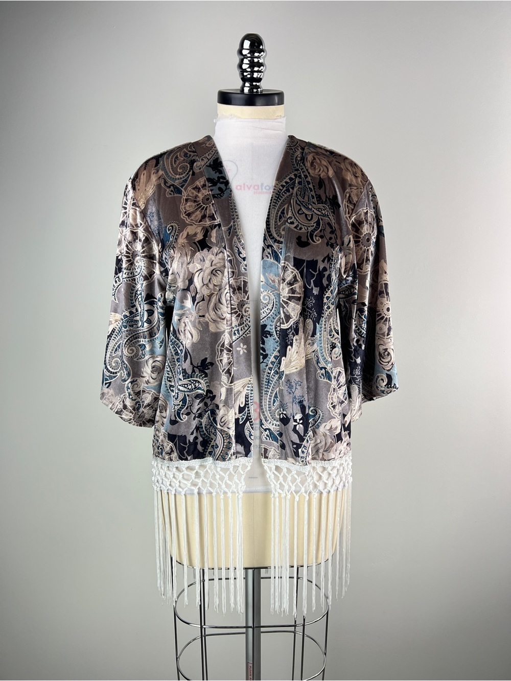 💚 3775. Floral Velvet Kimono Jacket with Fringe - Gray Blue